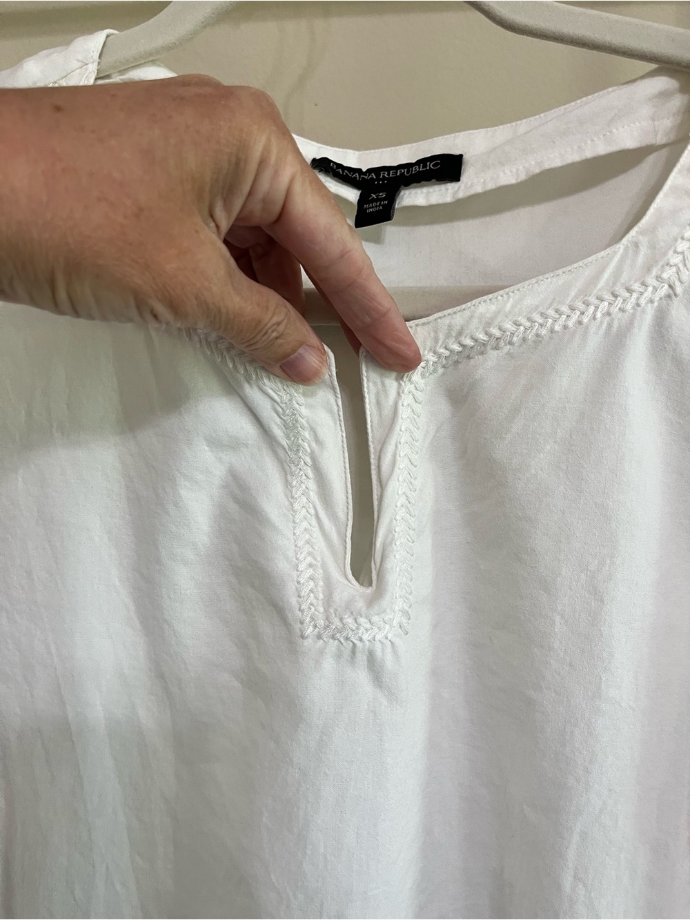 Banana Republic White Boho Embroidered V-Neck Top Sz XS - Picture 4 of 11